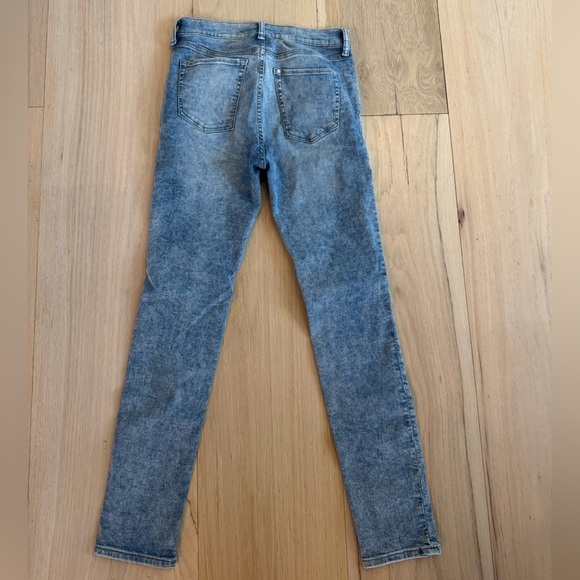 H&M Skinny Coupe Moulante Jeans Light to Medium Wash Size 31/32 - Picture 3 of 5